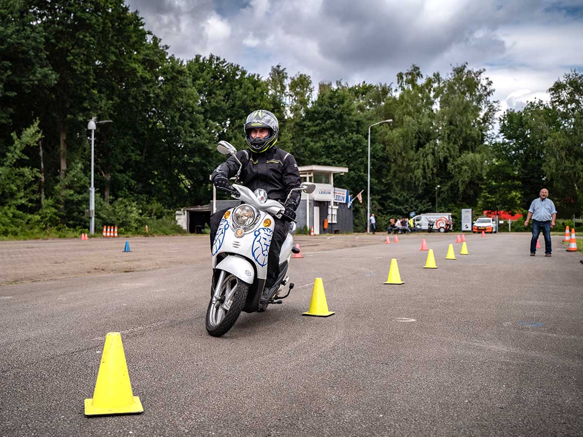 scooterles op het LEEUW trainingscentrum